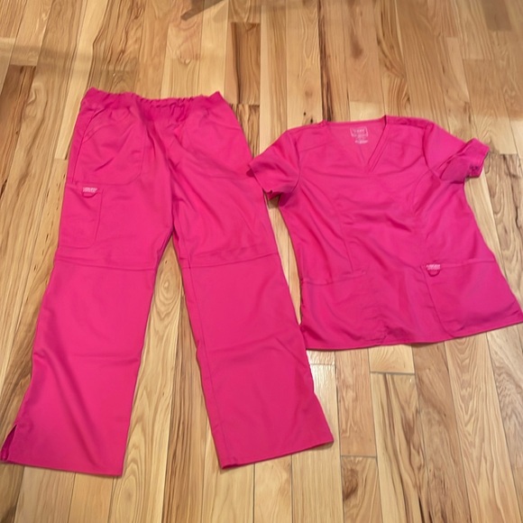 Cherokee Scrubs - size medium - set of 7!! - Picture 2 of 3